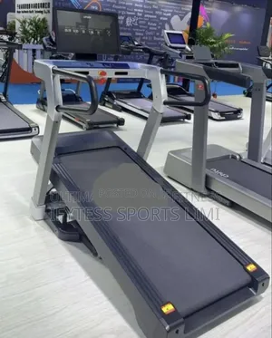 Pro-Tech 5hp Motorized Treadmill Machine.
