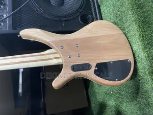 Ibanez 5 Strings Active Guitar