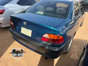 Toyota Avensis 1.8 1998 Green