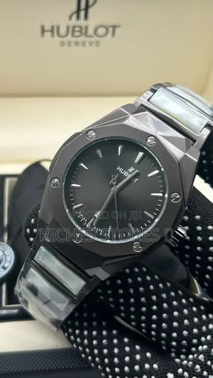 Exclusive Quality Hublot Geneve Battery Powered Chain Watch