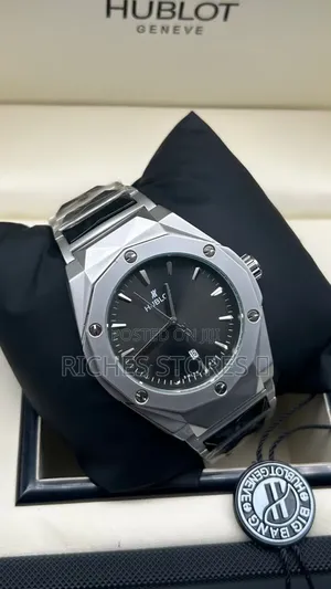 Exclusive Quality Hublot Geneve Battery Powered Chain Watch