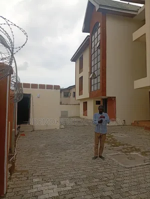3bdrm Block of Flats in Maitama District for rent
