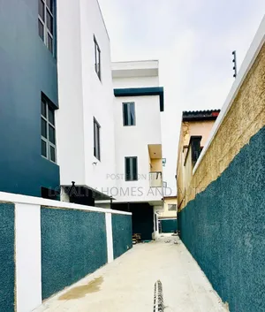 Furnished 4bdrm Duplex in Wempco Road for sale