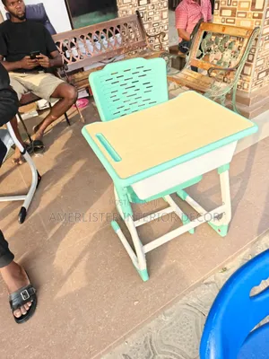 Beautiful Student Reading Table and Chairs