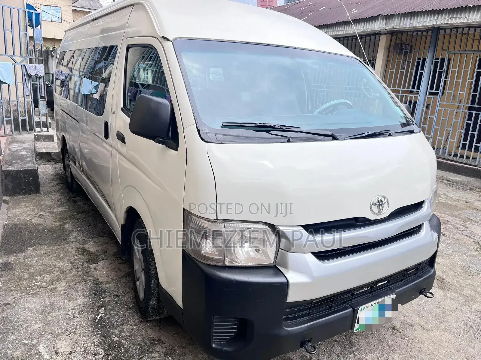 Toyota HiAce 2013 White
