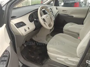 Toyota Sienna LE 7 Passenger 2011 Green