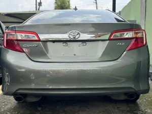 Toyota Camry XLE V6 4dr Sedan (3.5L 6cyl 6A) 2013 Green