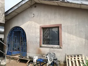 10bdrm Bungalow in Igando / Ikotun/Igando for rent