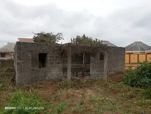 3bdrm Apartment in Ado-Odo/Ota for sale