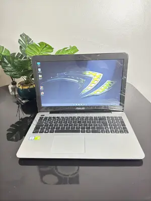 Laptop Asus X555LA 8GB Intel Core i5 HDD 500GB