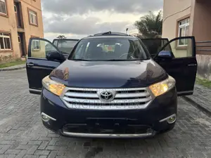 Toyota Highlander Limited 3.5l 4WD 2013 Blue