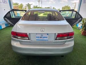 Honda Accord 2005 Silver