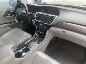 Honda Accord EX-L V6 4dr Sedan FWD (3.5L 6cyl 6A) 2017 Silver
