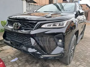 Toyota Fortuner 2021 Black