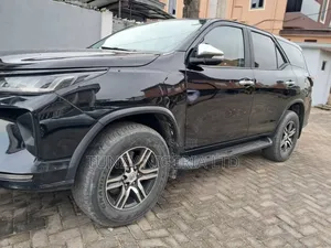 Toyota Fortuner 2021 Black