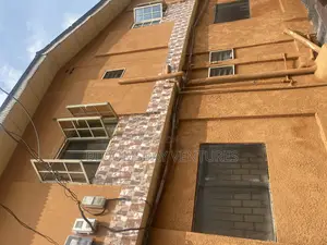 3bdrm Block of Flats in Magodo Phase 1 for sale