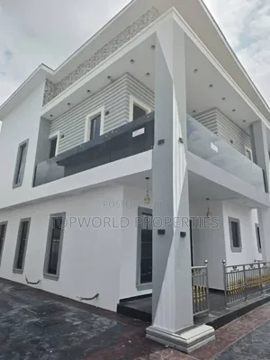4bdrm Duplex in Medina Estate for sale