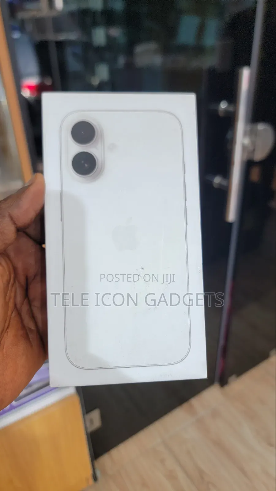 New Apple iPhone 16 128 GB White