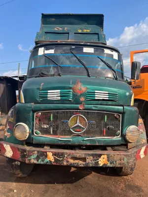 Mercedes Benz 911 Tipper Truck
