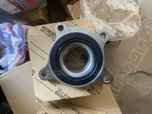 Front Wheel Hub Toyota Landcruiser V8 Lexus Lx570 Lx470