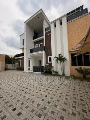 8bdrm Duplex in Wuse 2 for sale