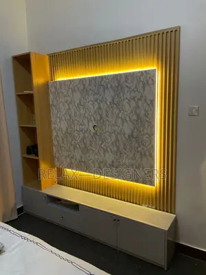 Hanging Tv  Console With Panel