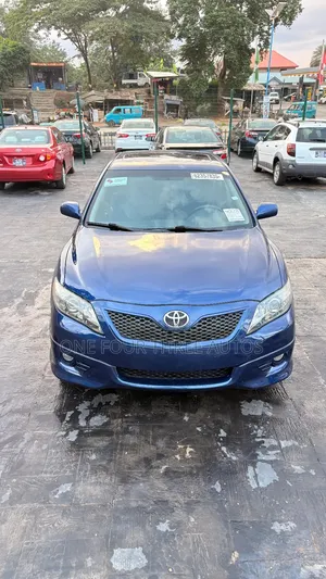 Toyota Camry SE V6 4dr Sedan (3.5L 6cyl 6A) 2011 Blue