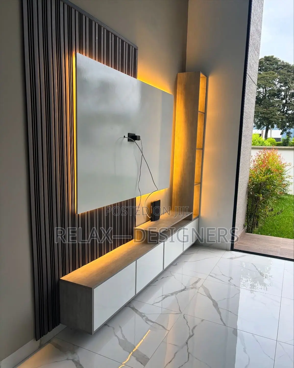 Get This Potable Tv  Console