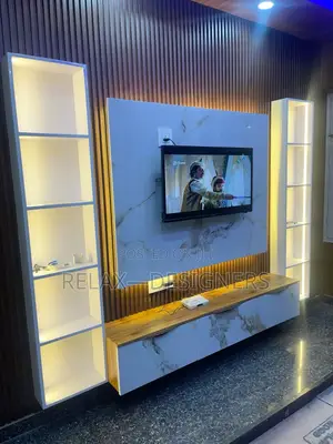Tv  Console With 2. Side Shelves