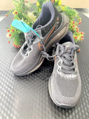 Original Nike Zoom Sneakers – Lightweight Stylish