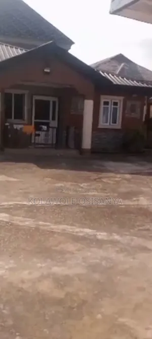 Mini Flat in Idimu for rent
