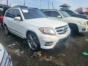 Mercedes-Benz GLK-Class Base GLK 350 4dr AWD 4MATIC (3.5L 6cyl 7A) 2015