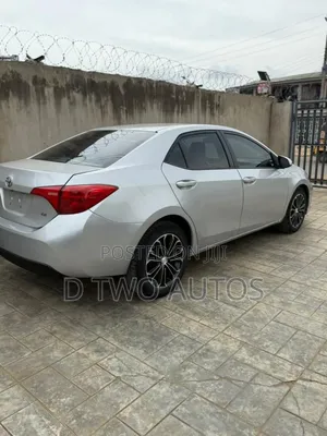 Toyota Corolla LE ECO 4dr Sedan (1.8L 4cyl CVT) 2017 Silver