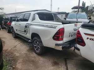 Toyota Hilux Revo Double Cab Petrol 2.7 AWD 2019 White