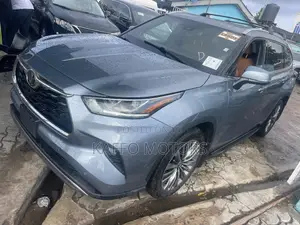 Toyota Highlander Platinum AWD 2020 Blue