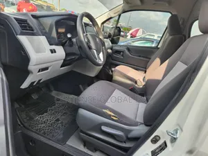 Toyota HiAce 2022 White