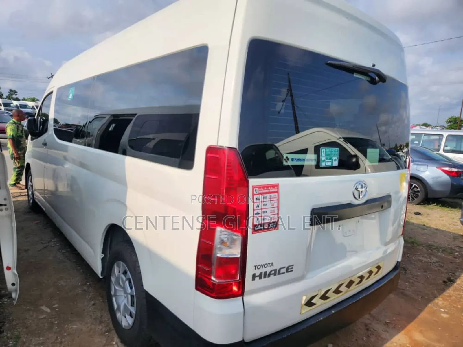 Toyota HiAce 2022 White