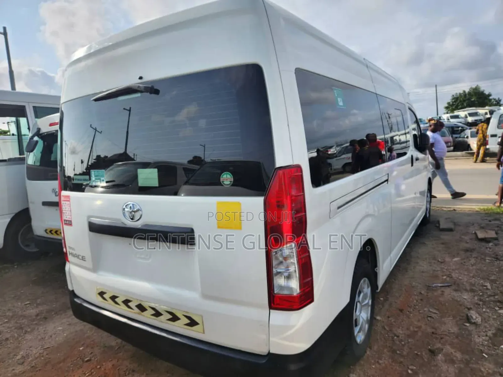 Toyota HiAce 2022 White