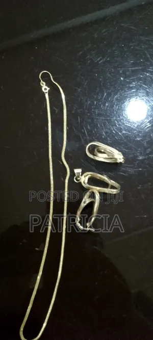 18 Karat Gold Jewelry