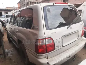 Lexus LX 470 1999 Off white