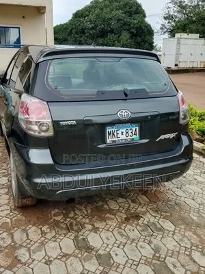 Toyota Matrix Hatchback AWD (1.8L 4cyl 4A) 2005 Gray