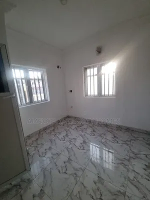 3bdrm Block of Flats in Addo Road, Ado / Ajah for rent
