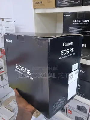 Canon Eos R8 With Lens 24-105mm