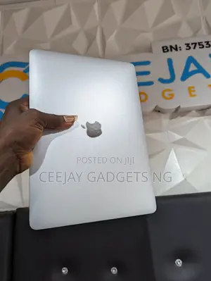 Laptop Apple MacBook Pro 2017 8GB Intel Core i5 SSD 256GB