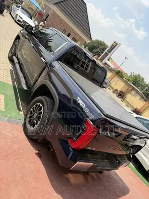 Toyota Tundra Limited Double Cab 6.5' Bed 2024 Blue