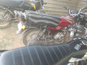 Bajaj Boxer 100 2023 Red