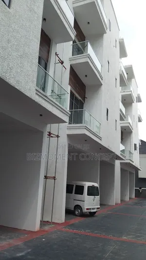 5bdrm Townhouse/Terrace in Chevy View, Chevron for sale