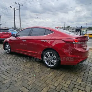Hyundai Elantra Limited Sedan FWD (2.0L 4cyl 6A) 2017 Red