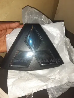 Frintfront Grille Logo for Mitsubishi Montero Pajero Sport New Model