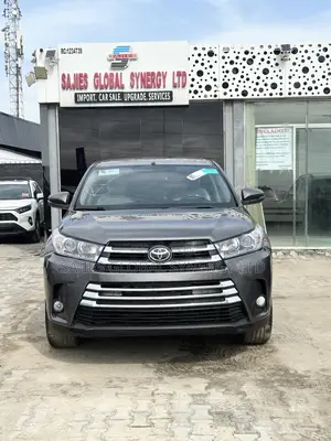 Toyota Highlander LE Plus 4dr SUV (3.5L 6cyl 6A) 2015 Gray